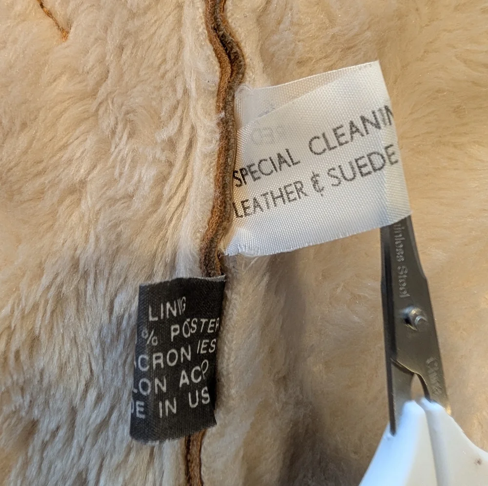 VTG Leatherscapade suede belted, snap up jacket W  pile furry interior. Small - Picture 16 of 16